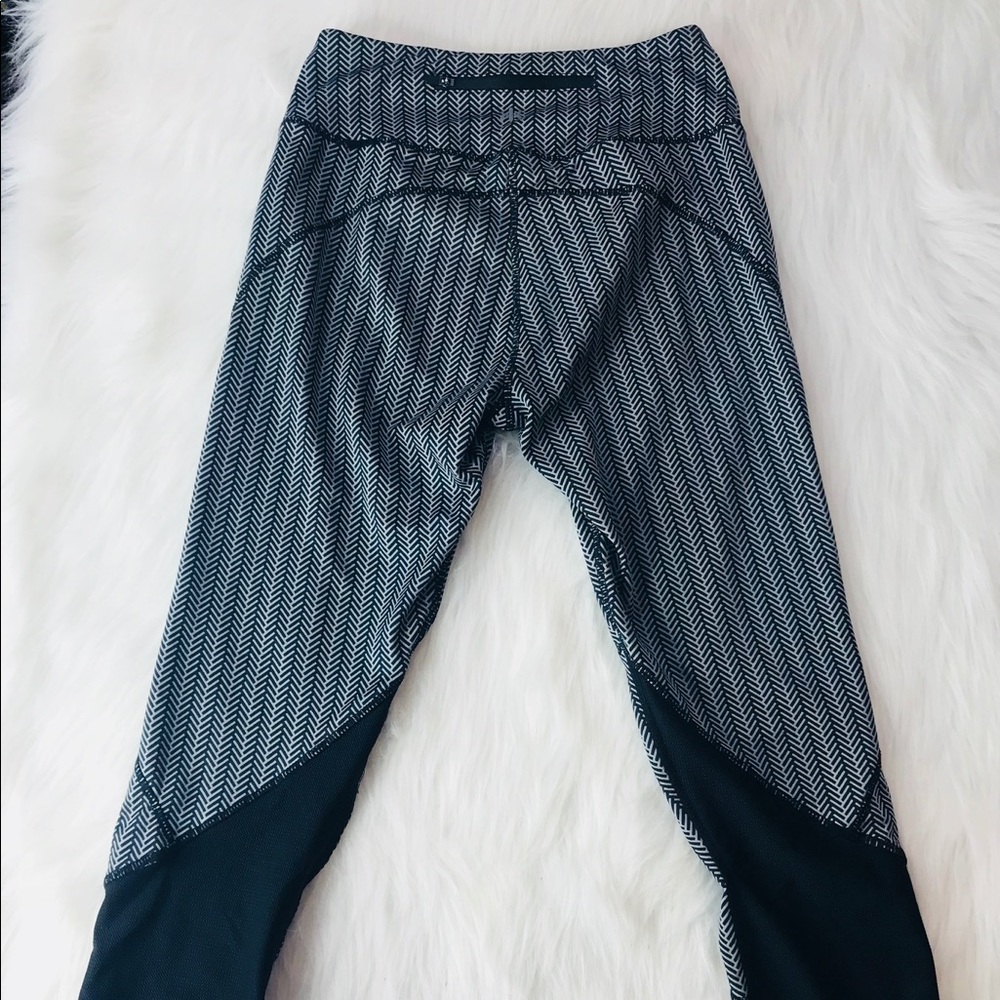 Kyodan Printed Yoga Pants - Picture 2 of 4
